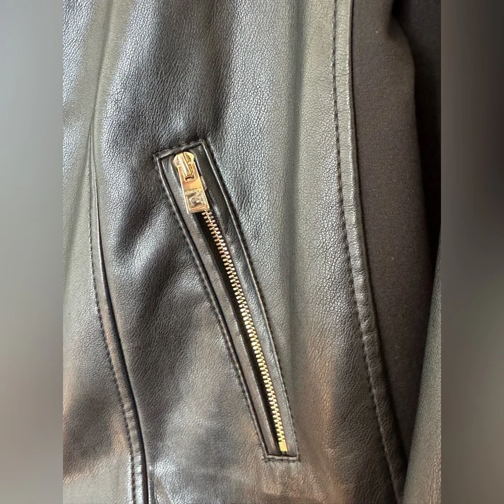 NWOT Chico’s faux leather jacket size 8/10 - Picture 4 of 7